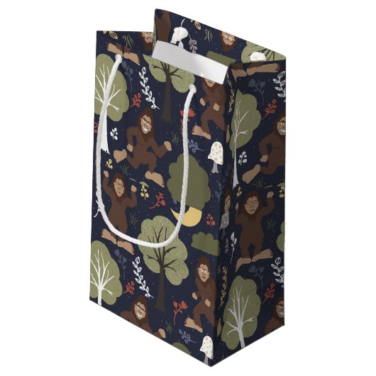 Bigfoot's Midnight Forest Adventure Klein Cadeauzakje (Achterkant Gekanteld)