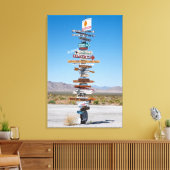 Bij de Wegwijzer Hier Voor Ons! (Vert) Canvas Afdruk (Insitu (Woonkamer))