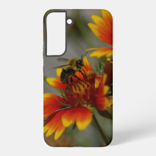 Bij die op een bloem foerageert samsung galaxy hoesje