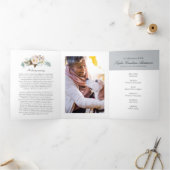 Bij het liefdevolle Memory Celebration of Life Pro Drieluik Uitnodiging (Binnen)