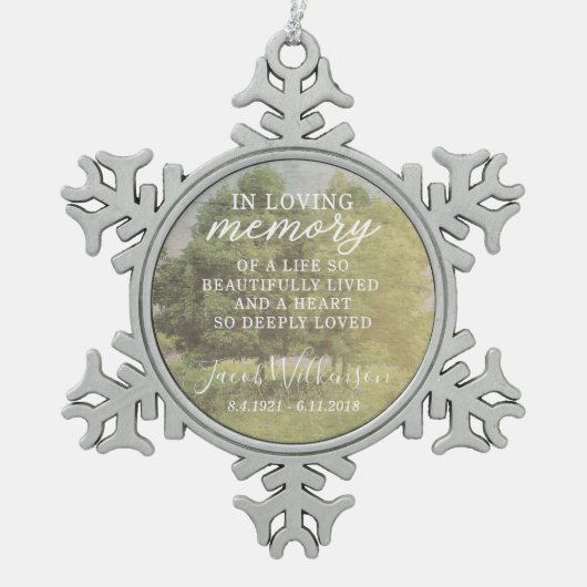 Bij het liefhebben van geheugensnowflake-sieremmer tin sneeuwvlok ornament (Voorkant)