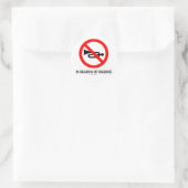 Bij het zoeken naar stilte (seignage) ronde sticker (Tas)
