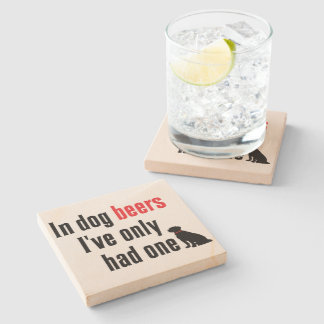 Bij honden stenen onderzetter