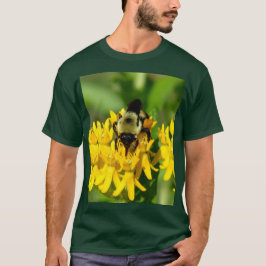 Bij op een vlinderonkruid bloem t-shirt