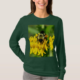 Bij op nectar van vlinderonkruid wilde bloemen t-shirt