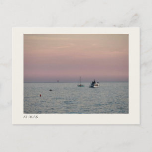BIJ SCHEMERING — Botens op een Stille Zee Fotograf Briefkaart