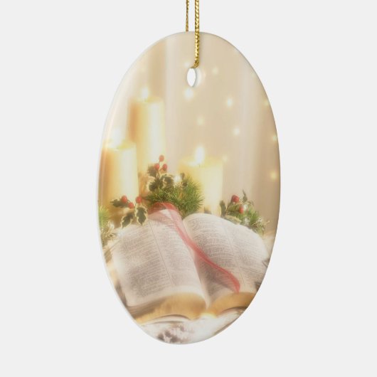 Bijbel, kaarsen en Holly - Keramisch Ornament (Rechts)