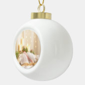 Bijbel, kaarsen en Holly - Keramische Bal Ornament (Rechts)