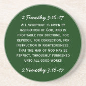 Bijbelpassage 2 Timothy 3:16-17 in witte tekst. Zandsteen Onderzetter (Voorkant)