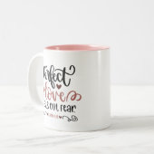 Bijbelvers ✝️ Perfecte liefde werpt angst uit Tweekleurige Koffiemok (Voorkant links)