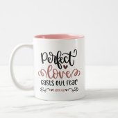 Bijbelvers ✝️ Perfecte liefde werpt angst uit Tweekleurige Koffiemok (Links)