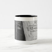 Bijdragen aan boomstam B&W Tweekleurige Koffiemok (Center)