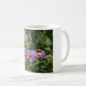 Bijen aan het werk op Asterbloemen Koffiemok (Voorkant rechts)