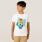 Bijen als Skater met skateboard T-shirt (Voorkant volledig)