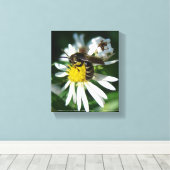 Bijen en Daisy Canvas Afdruk (Insitu (Houten vloer))