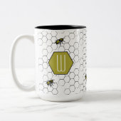 Bijen en honingraat | Monogram Tweekleurige Koffiemok (Links)