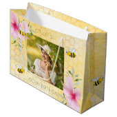 Bijen gele honingraat roze bloemen 60e verjaardag groot cadeauzakje (Voorkant Gekanteld)