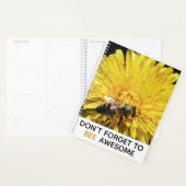 Bijen geweldige inspirerend bijen op gele dandelio planner (Display)