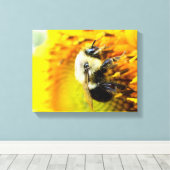 Bijen in zonnebloem — Cheerful Canvas afdrukken (Insitu (Houten vloer))