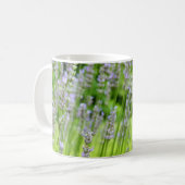 Bijen op de Lavender Summer Floral Koffiemok (Voorkant links)