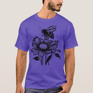 bijen op een cadeau voor zonnebloemen 4 t-shirt