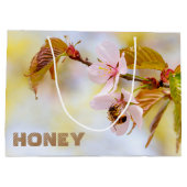Bijen op een Cherry Flower Large Cadeautasje (Achterkant)