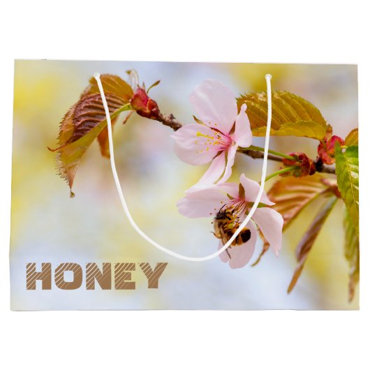 Bijen op een Cherry Flower Large Cadeautasje (Achterkant)