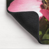Bijen op een Roos van Sharon 2 mousepad Muismat (Hoek)