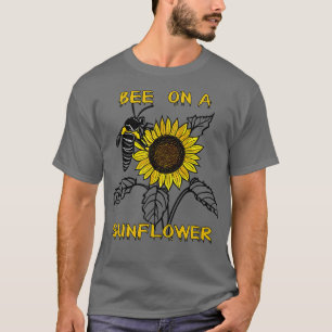 bijen op een zonnebloem 4 t-shirt