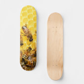 Bijen op Honeycomb - Skateboard Deck (Voorkant)