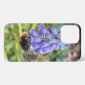 Bijen op Muscari Armeniacum, Grape Hyacinth iPhone Hoesje (Achterkant horizontaal)