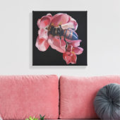 Bijen op roze ventiel canvas afdruk (Insitu (Woonkamer))