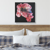 Bijen op roze ventiel canvas afdruk (Insitu (Slaapkamer))