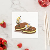 Bijen op twee koekjes papieren servetten (Insitu)