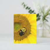 Bijen op zonnebloem briefkaart (Staand voorkant)