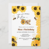 Bijendag geel honingbij eerste meisje verjaardagsf kaart (Voorkant)