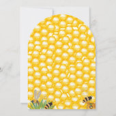 Bijendag geel honingbij eerste meisje verjaardagsf kaart (Achterkant)