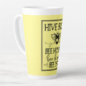 Bijenkorf-regels Word Art Latte Mok (Linkerhoek)