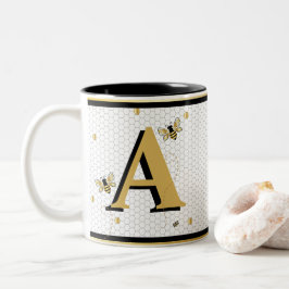 Bijenkorfmonogram met hommel tweekleurige koffiemok