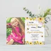 Bijenverjaardag gele roze florale zonnebloemen fot kaart (Staand voorkant)