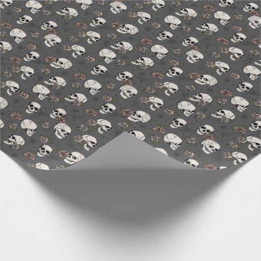 Bijna Zwart Roze Gotische Schedels en Rozen Bloeme Cadeaupapier (Hoek)