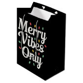 Bijpassende Familie Kerst Merry Vibes Only Lights Medium Cadeauzakje (Voorkant Gekanteld)