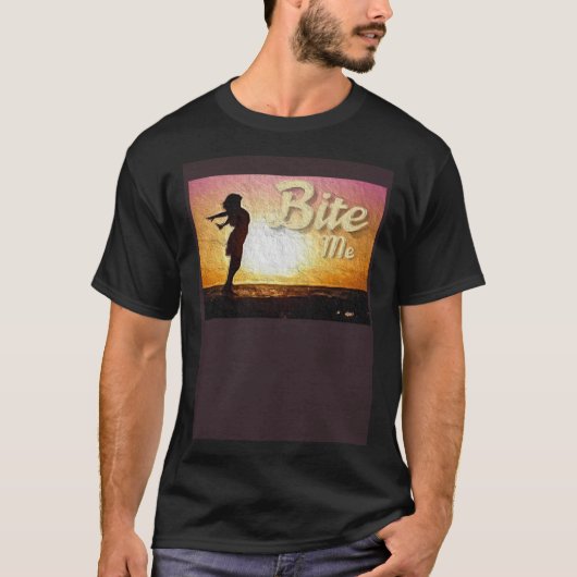 Bijt Me Meisje op het Strand Schilderen T-shirt (Voorkant)