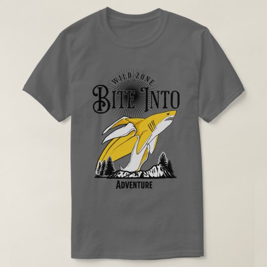 Bijten in de Wilde Zone Avontuurlijk 1 T-shirt (Design voorkant)