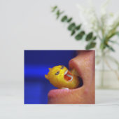 Bijtende Mini Aardappel Briefkaart (Staand voorkant)