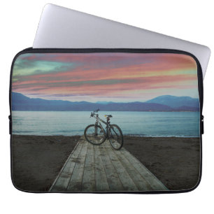 Bike on Pier Griekenland Laptop Sleeve