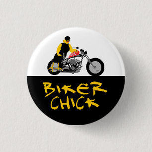 BIKER CHICK zit op haar motorfiets Ronde Button 3,2 Cm