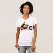BIKER CHICK zit op haar motorfiets T-shirt (Voorkant volledig)