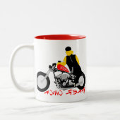 BIKER CHICK zit op haar motorfiets Tweekleurige Koffiemok (Links)