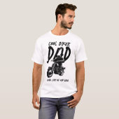 Biker Pap | VADERDAG | Lichtbasis Basic T-shirt (Voorkant volledig)